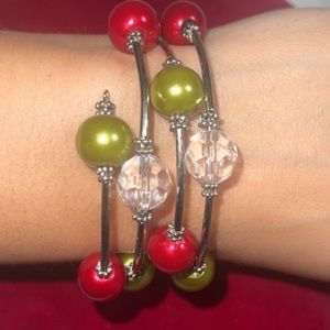 Olive red pearl bracelet, vintage glass beaded memory wire wrap bracelet.